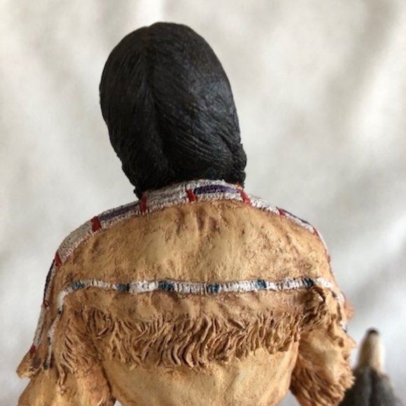 Country Artists Call of the Warrior Indian woman with wolf figurine - Picture 6 of 13